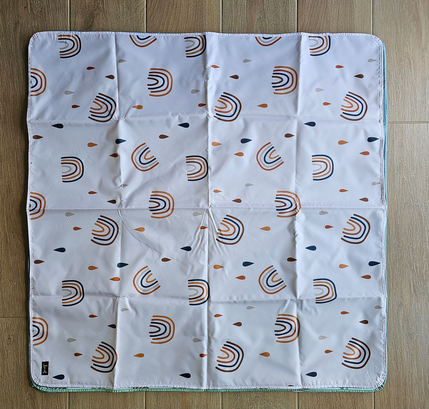 Non slip spill and play mat - Rainbows