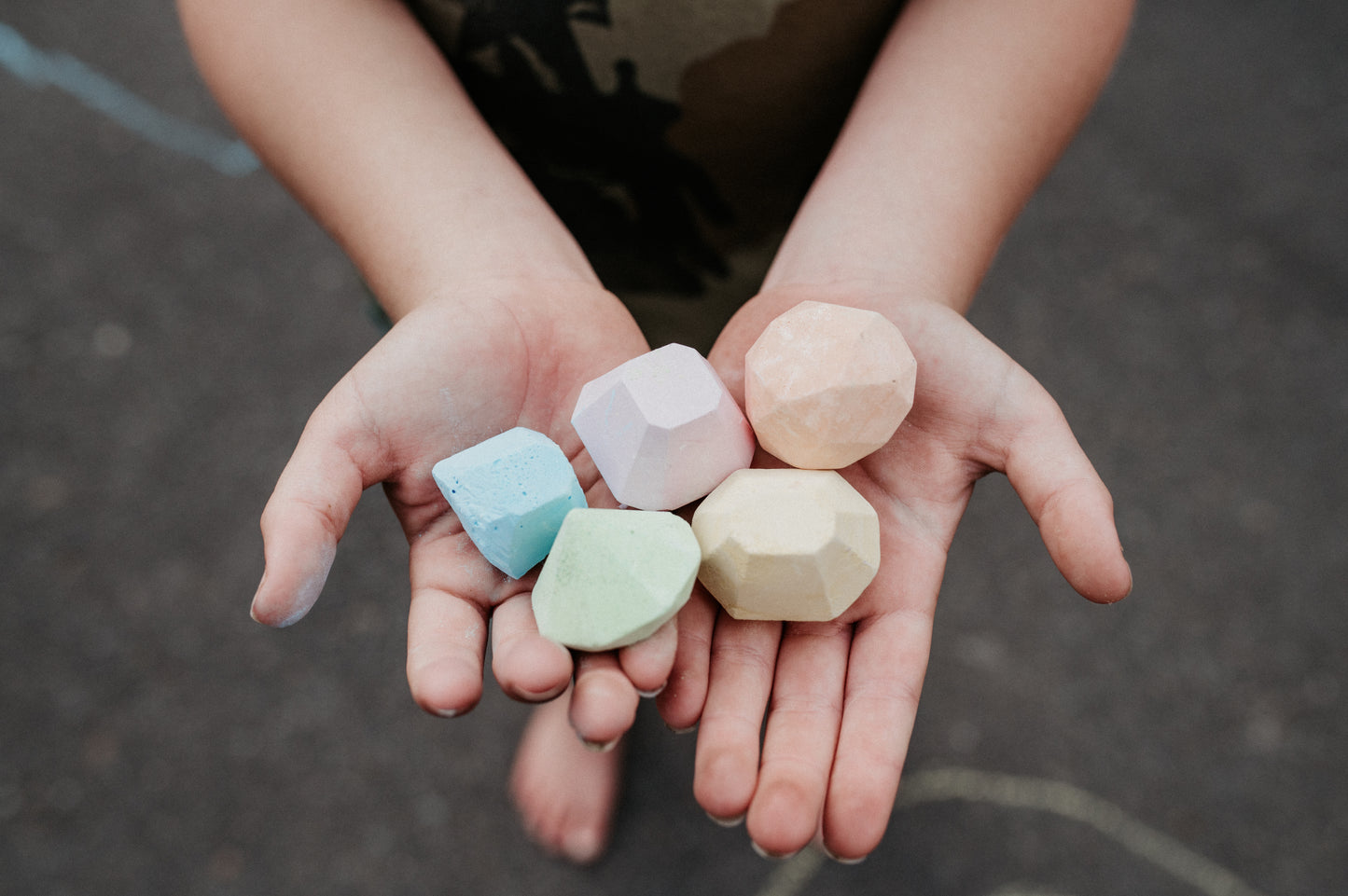 Sidewalk Scribbles - GLITTER GEMS SIDEWALK CHALK SET