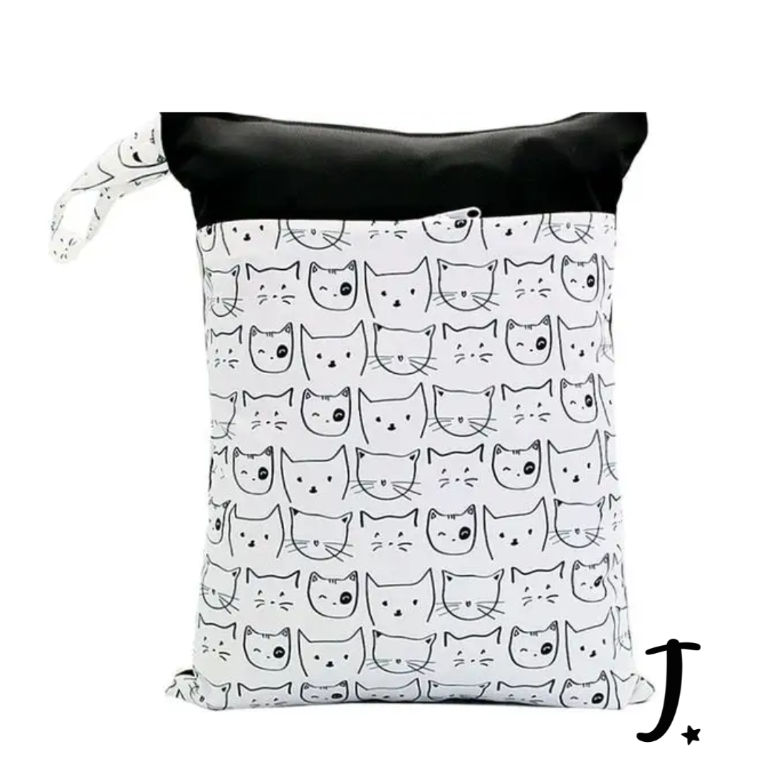Black and white cat wet bag