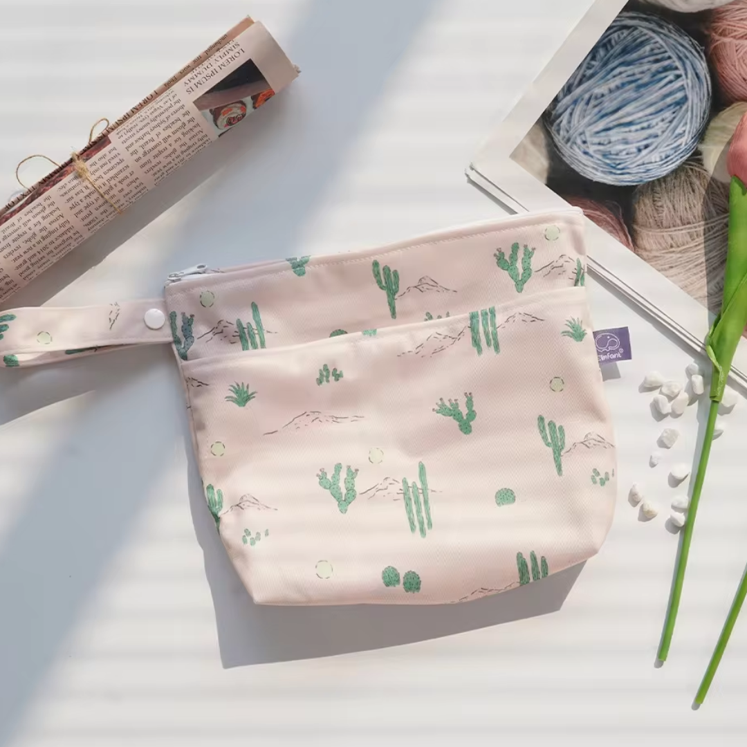 Small'ish wet bag - 22 x 26cm - double pocket - various prints
