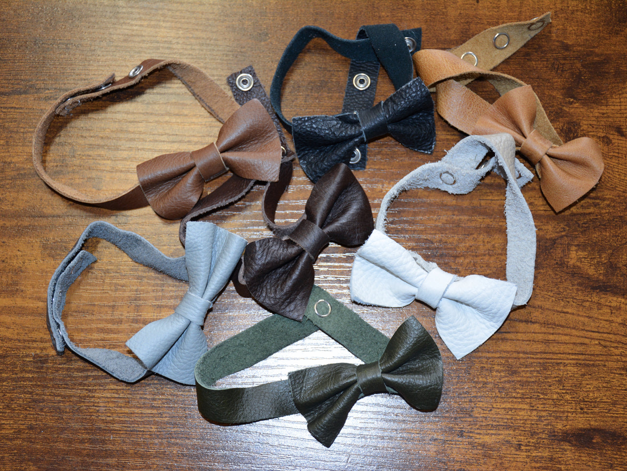 Nika - Leather Bow Tie