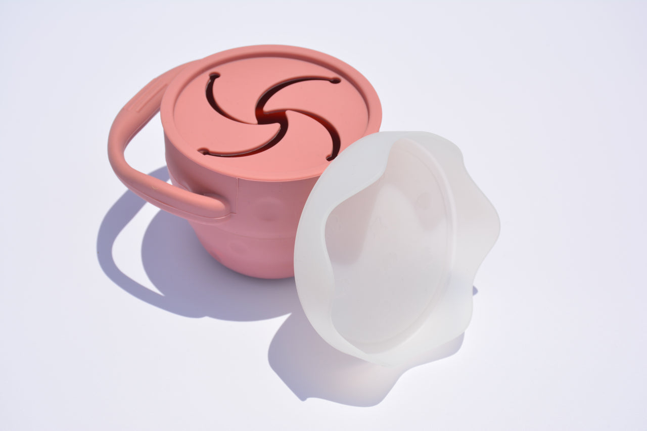Silicone Collapsible snack cup with a lid