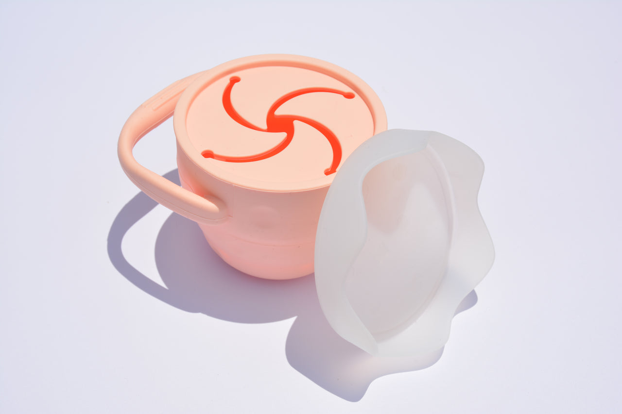 Silicone Collapsible snack cup with a lid