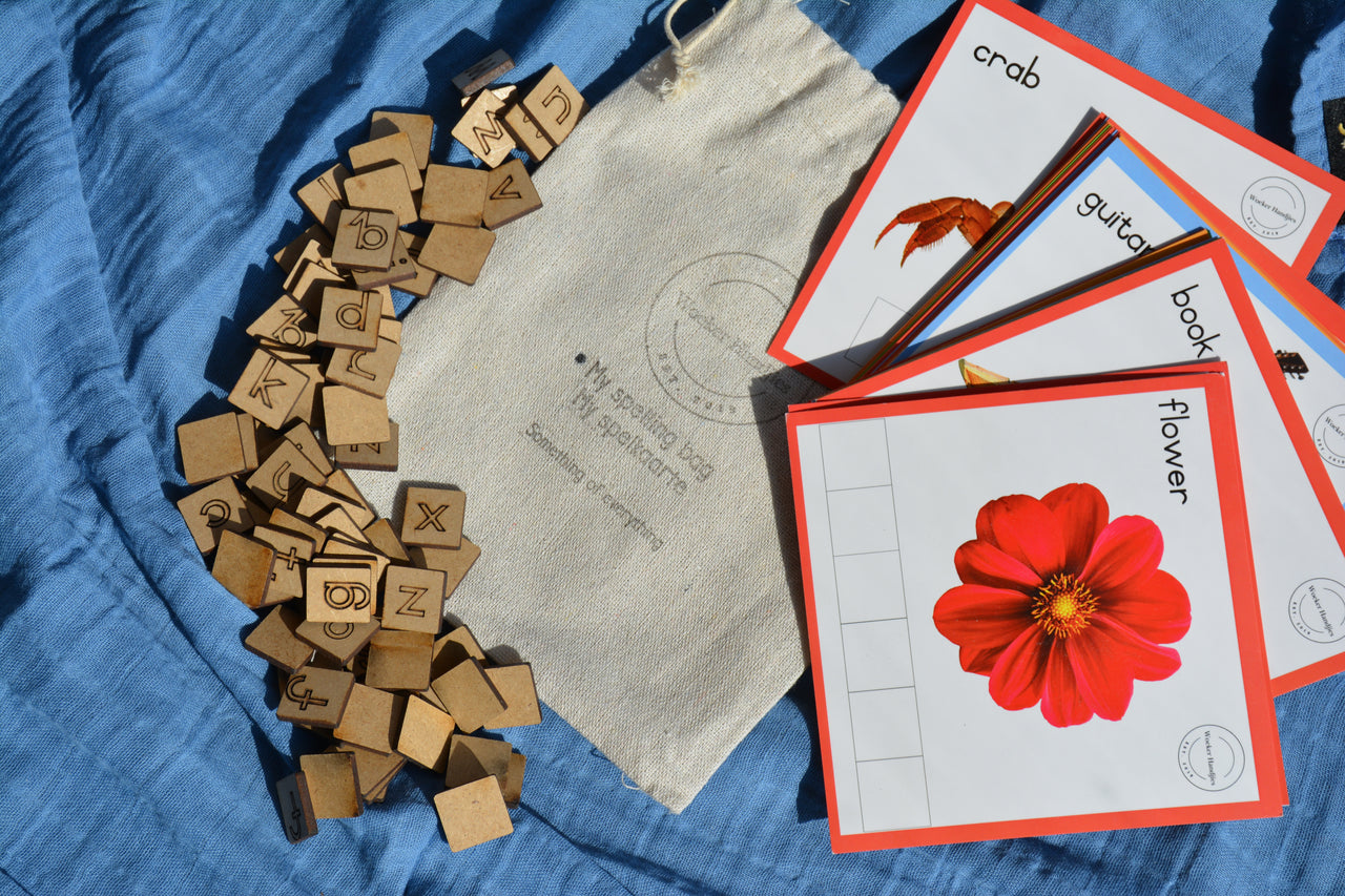 Woeker Handjies - Spelling cards/Spelkaarte - Something of everything