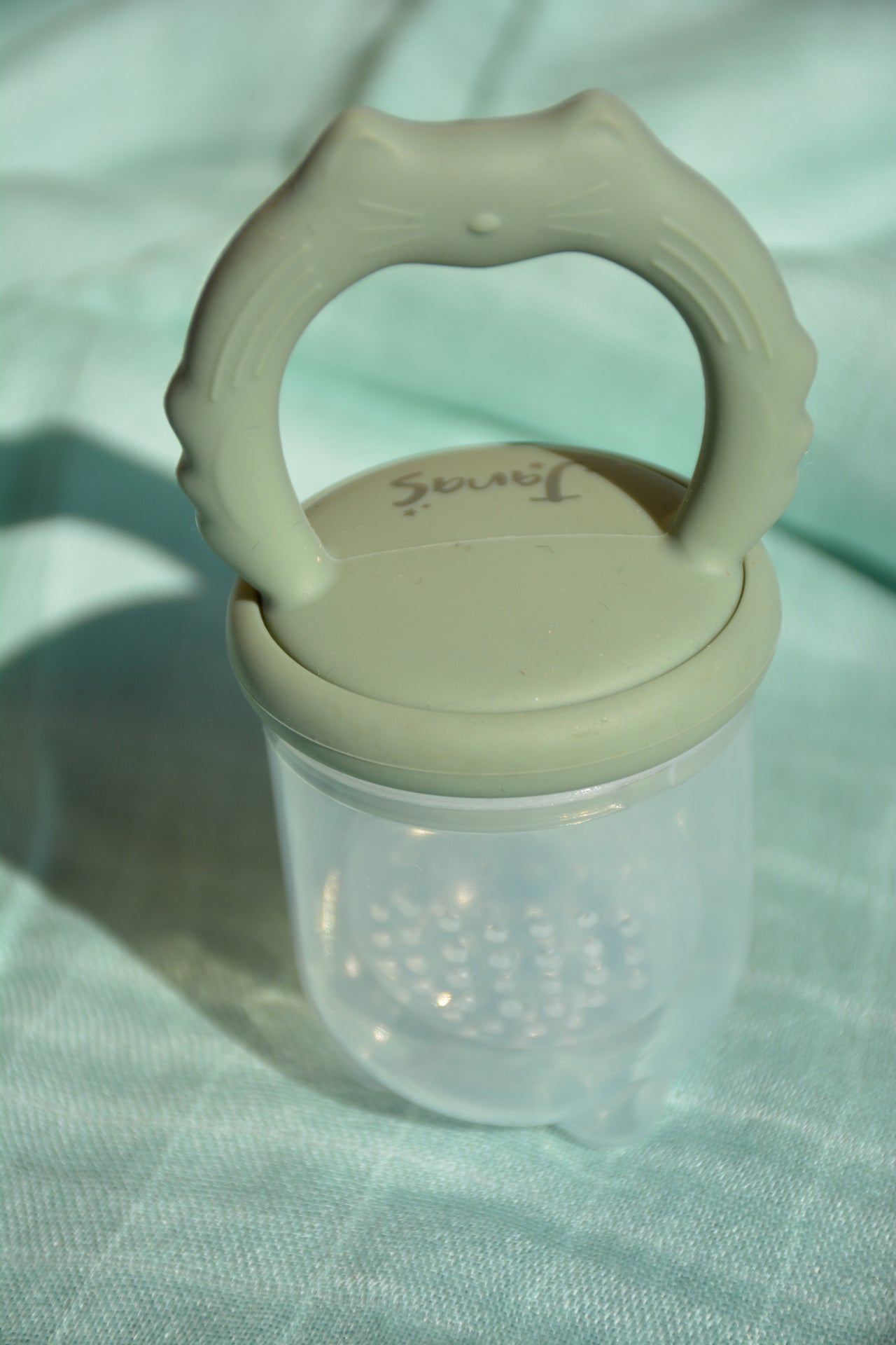 2in1 feeder and teether - Kitty Handle