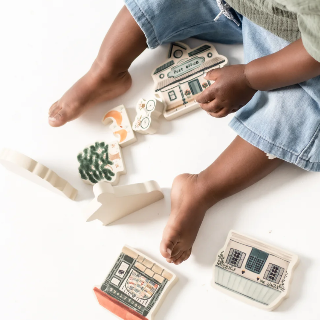 Grow baby Main Street Play Set ~ 8 piece set