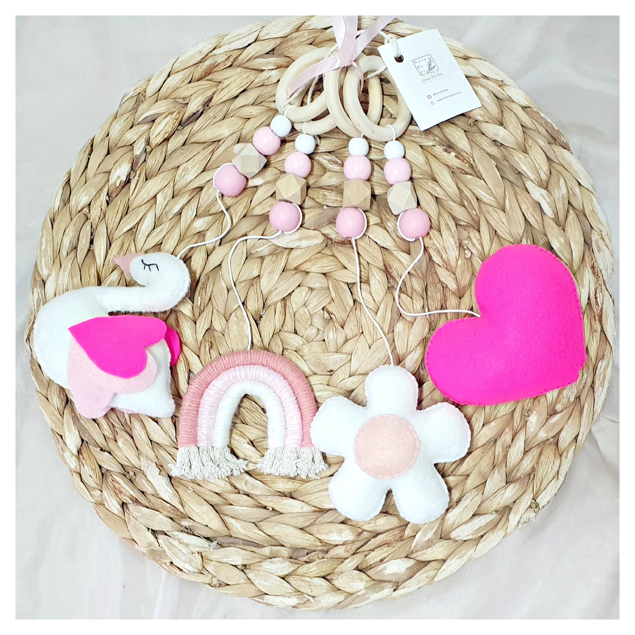 Dono Da Dio - So Love Swan Dangle Set
