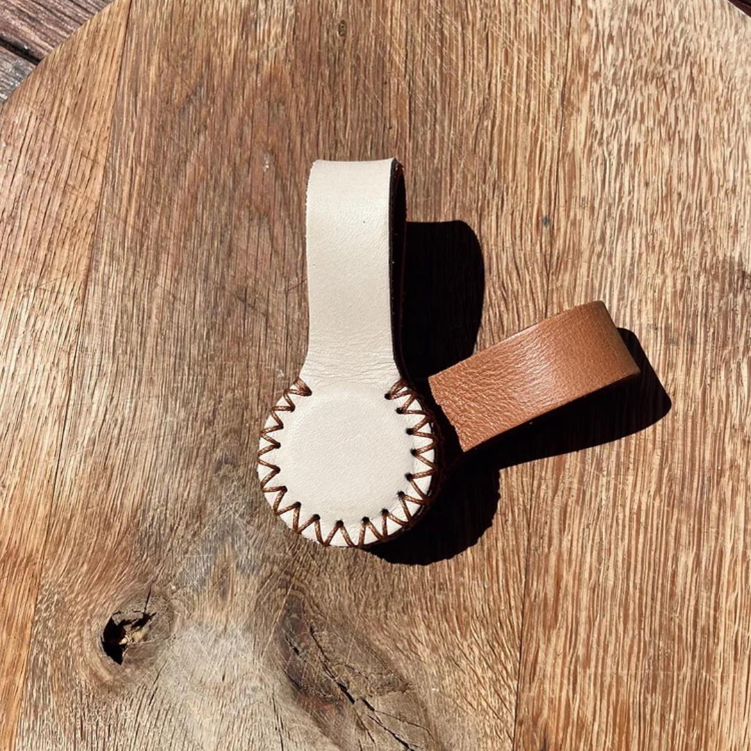 Stella Clip The Duette reversible leather baby clip