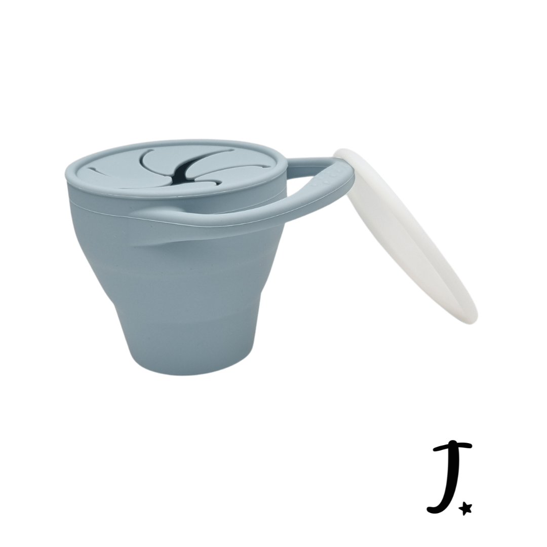 No spill, Collapsible Snack Cup with a Lid